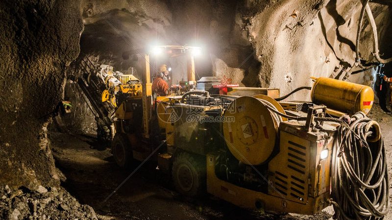 摊铺机施工流程详解：从准备到验收的每一步